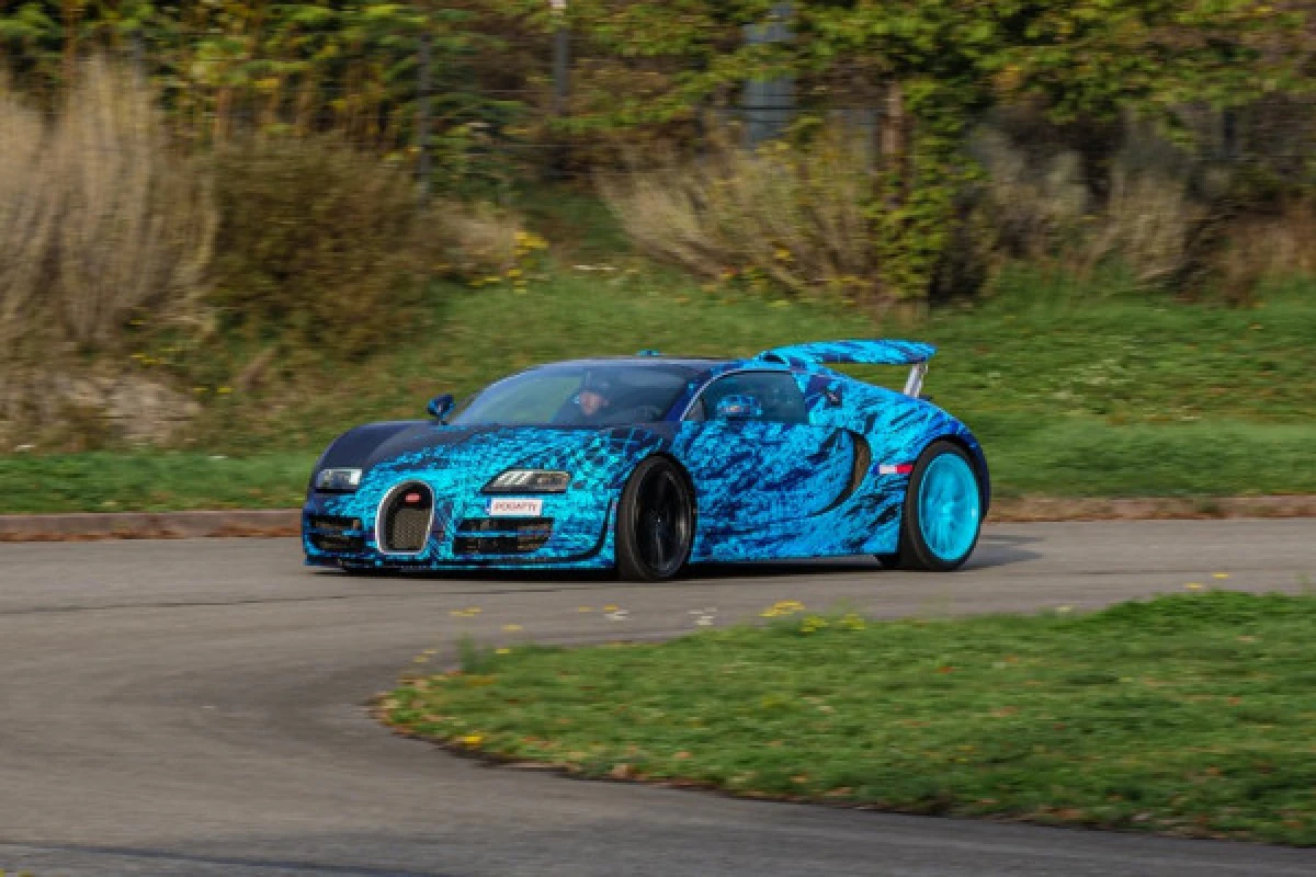 Bugatti Veyron Grand Sport Vitesse - 2013 - Exploregion